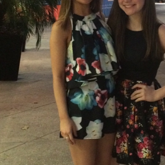 Black floral romper - Picture 2 of 3